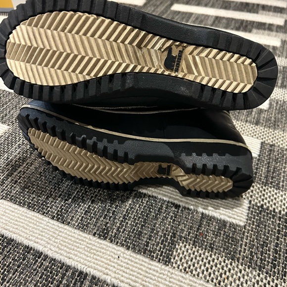 Sorel Black Lace-Up Snow Boots - Picture 4 of 5